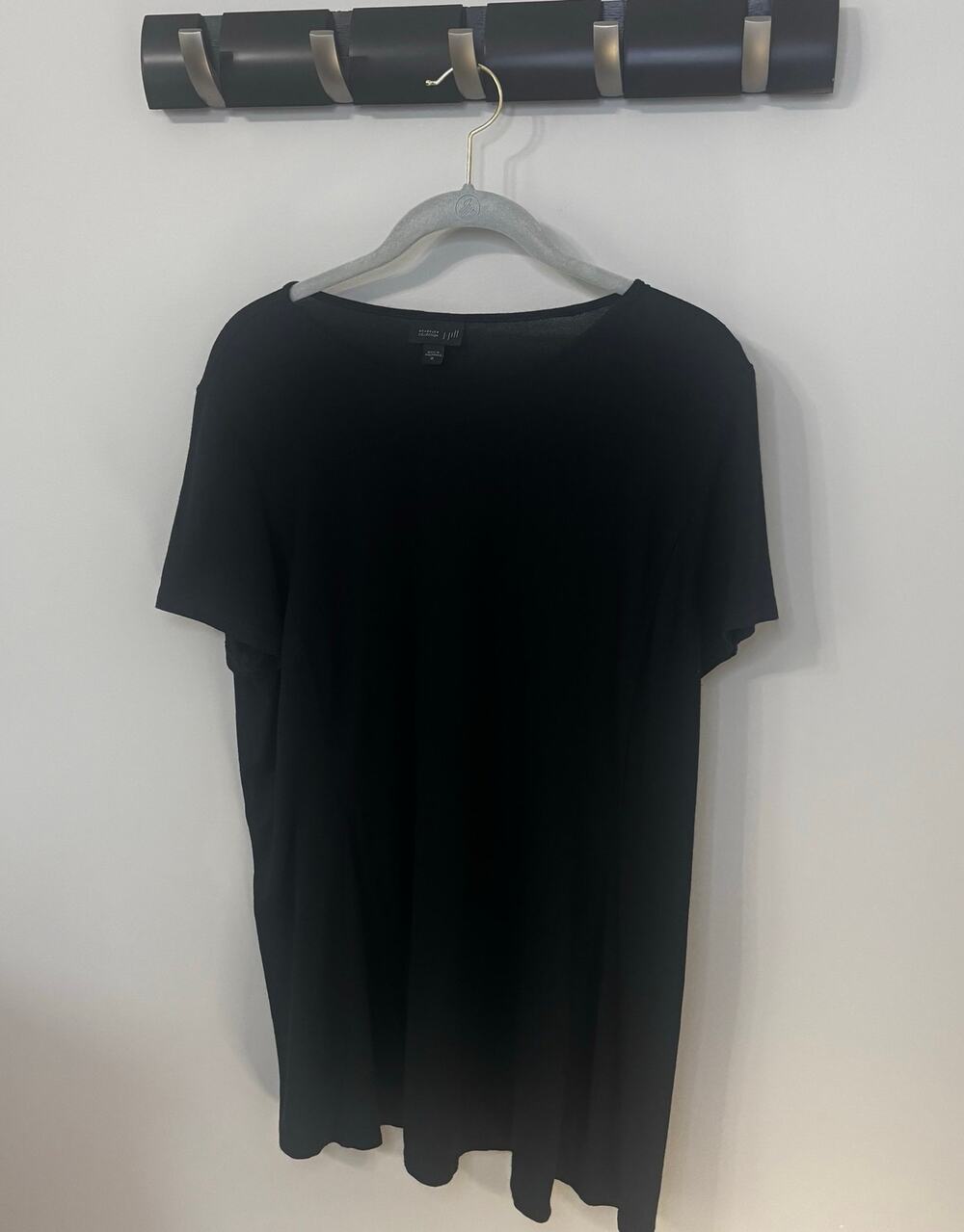 GUC J. Jill Wearever Collection black tunic top with flared bottom, size Medium